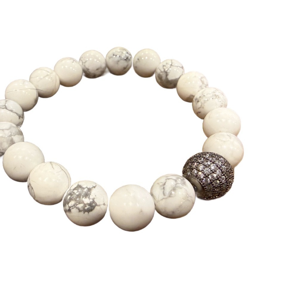 Howlite Crystal Bracelet with Silver Studded Accent Bead Stretch Bracelet